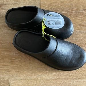 OOFOAM Clog NWT SIZE 8